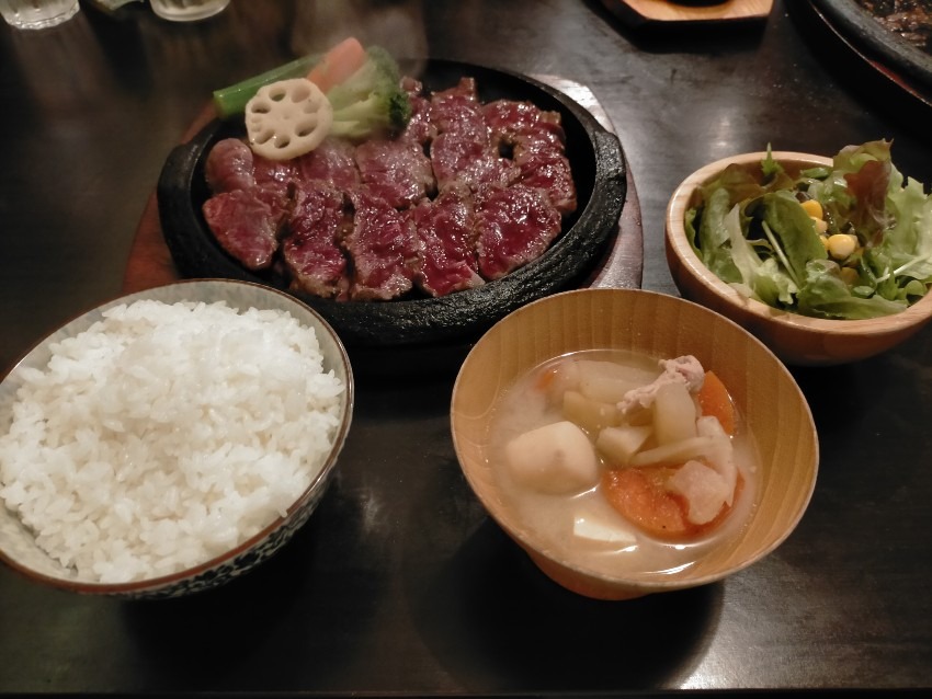 ボリューム満点で良質なお肉を手頃な価格で味わえる! 肉が一番