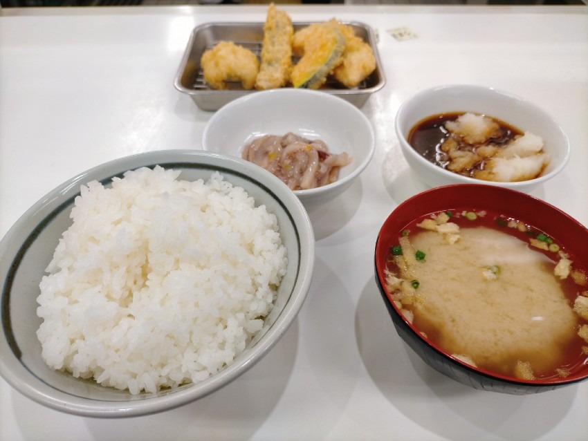 福岡県民なら誰もが知っているコスパ最強の天ぷら屋!天麩羅処ひらお 久山店