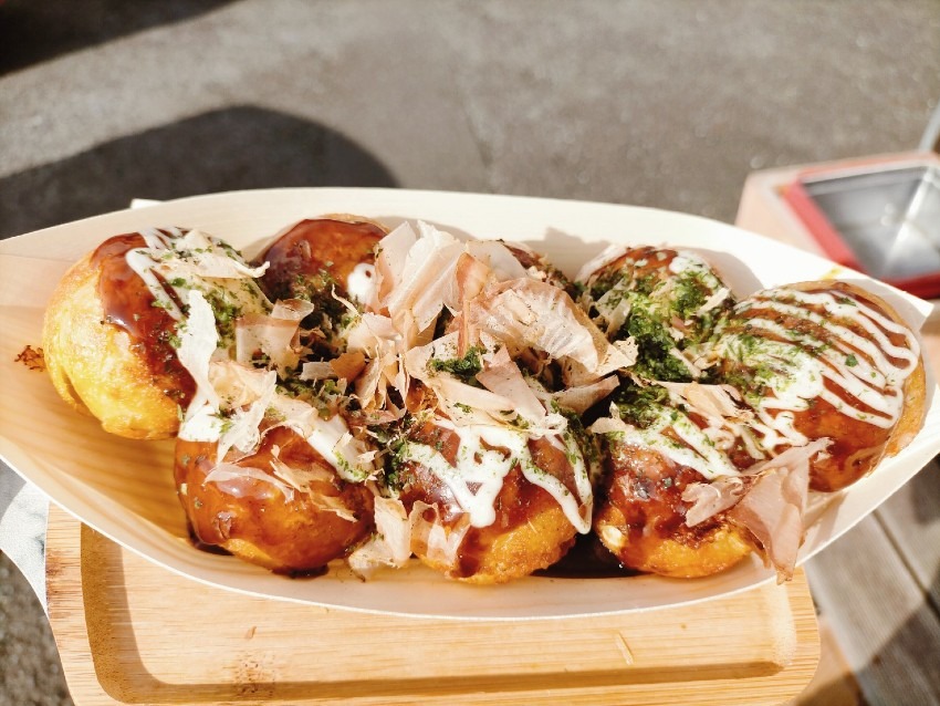 ふわとろ生地が人気で熱狂的リピーター続出のたこ焼き!たこ焼きまる球