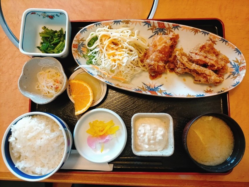 一度で二度美味しく食べられる肉厚でジューシーなチキン南蛮定食!居食屋一樹(いっき)(宮若市)