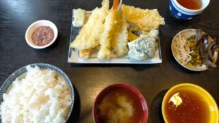 薄衣が絶品の天ぷら定食は素材本来の味が味わえる！旬菜・鍋・魚介 独楽(こま)